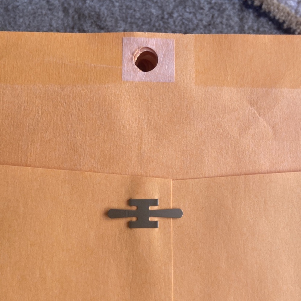 30 pcs clasp closure @ 40 pcs self seal manila envelopes - Picture 2 of 3